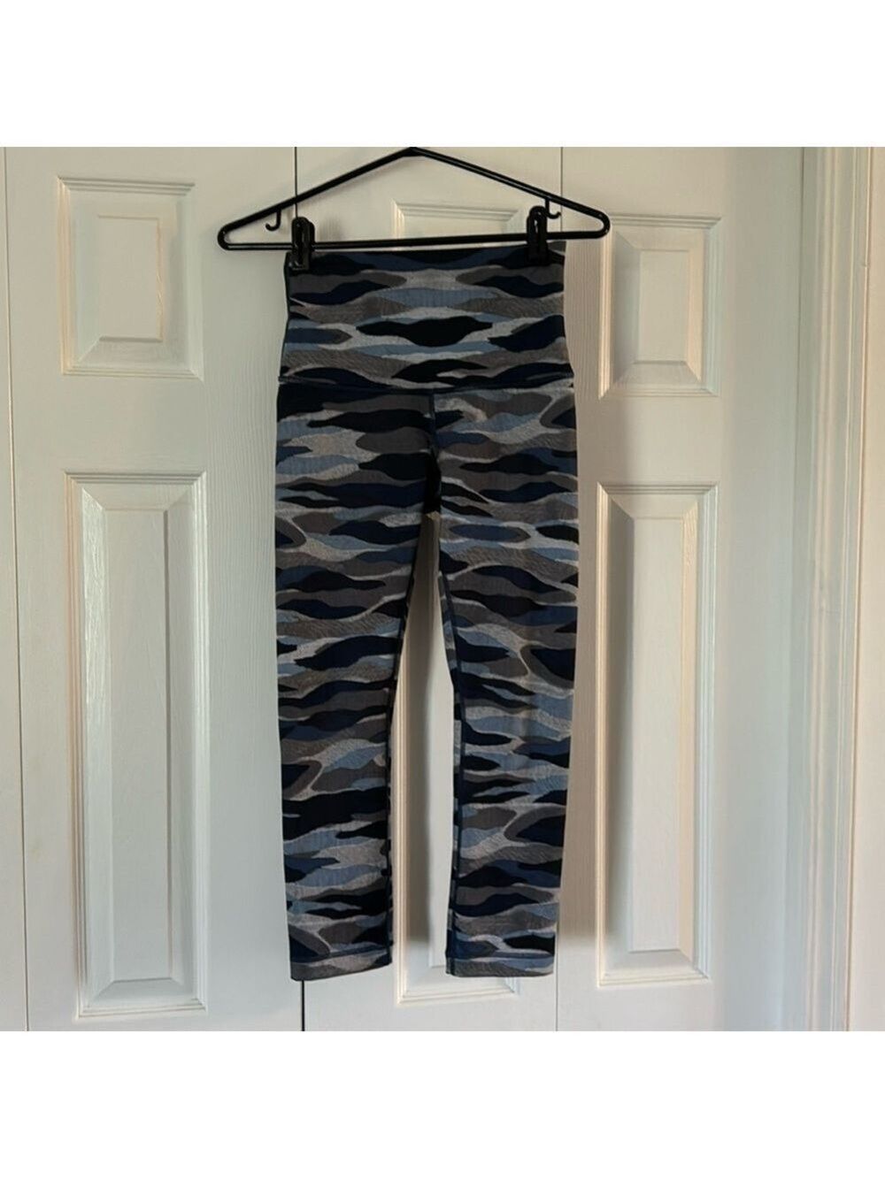Lululemon HR Capris Size 4 BNWOT❤️❤️